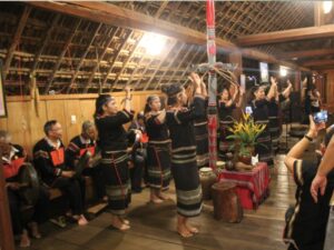 Cồng chiêng của người Ê Đê tại Khu du lịch Sinh thái - Văn hóa - Cộng đồng KoTam